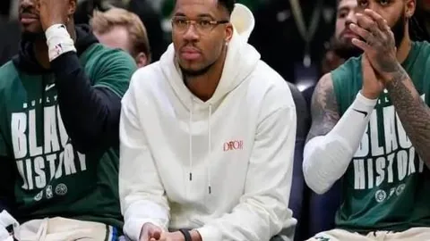 库中论追分不易，克莱关键三分屡现辉煌