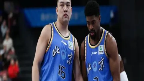 拜仁慕尼黑与斯圖加特战平2-2，德裏赫特89分钟送出点球