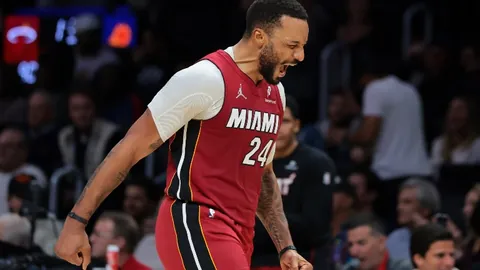 斯诺克赛事：角逐四强席位，肖国栋对战吴宜泽，丁...